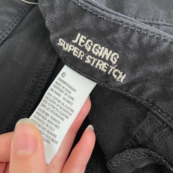 AE Low Rise Super Stretch Black Jeggings Size 6S - Picture 3 of 5